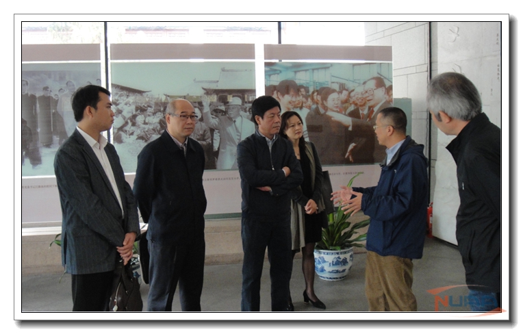 参观北大校史馆